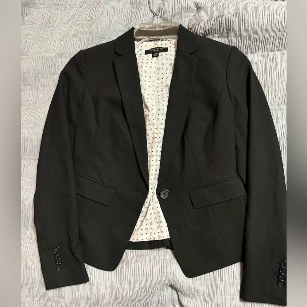 Ann Taylor cropped jacket 00P